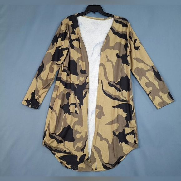 π©·5/$25π©· Green Camo, Open Front Cardigan - Plus Size 16 - Picture 5 of 12